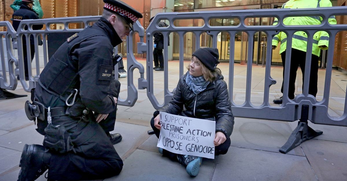 Greta Thunberg gearresteerd tijdens steunbetoging voor Palestijnse activisten in Londen
