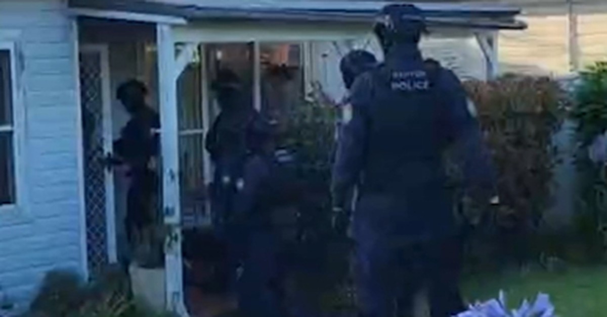 Ophef in Sydney: 19-jarige vrouw gearresteerd voor moord na steekpartij bij bushalte