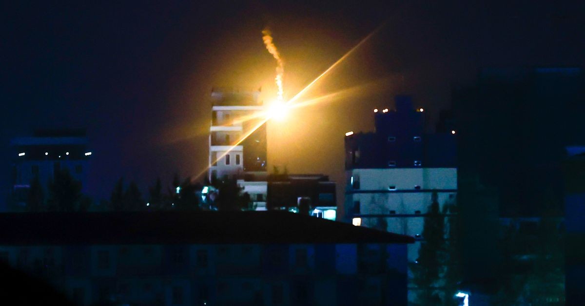 Thailand en Cambodja ondertekenen wapenstilstand om wekenlang conflict te beëindigen