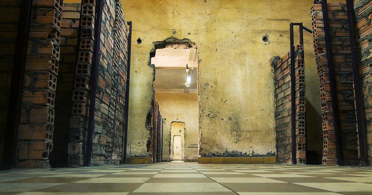 De Duistere Geschiedenis van S-21: Oorlogsgeweld in Cambodja