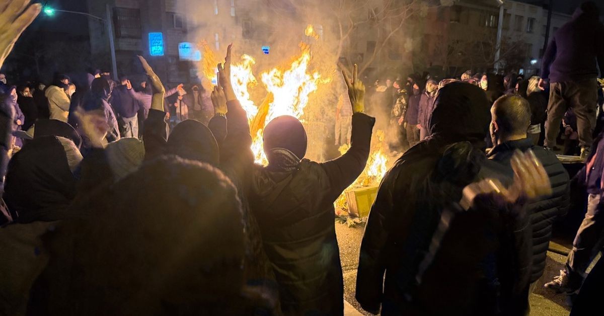 De Instabiele Toestand van Iran onder Ayatollah Khamenei: Wat Betekent de Toekomst?