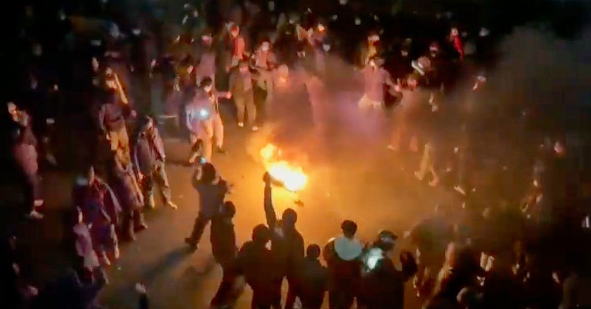 De Verenigde Staten voeren nieuwe sancties in en houden opties open na protesten in Iran