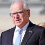 Gouverneur van Minnesota stopt tijdens een controverse over uitkeringen en politieke implicaties